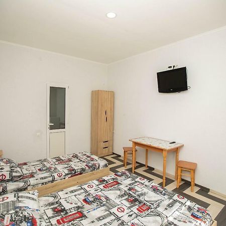 Amalia Hotel Zaliznyi Port Extérieur photo
