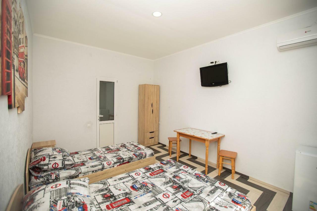 Amalia Hotel Zaliznyi Port Extérieur photo