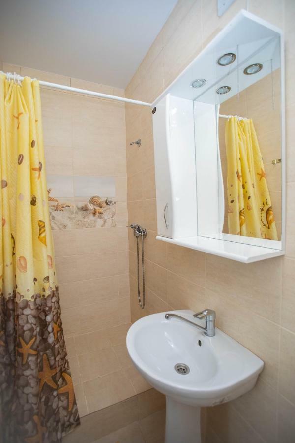 Amalia Hotel Zaliznyi Port Extérieur photo