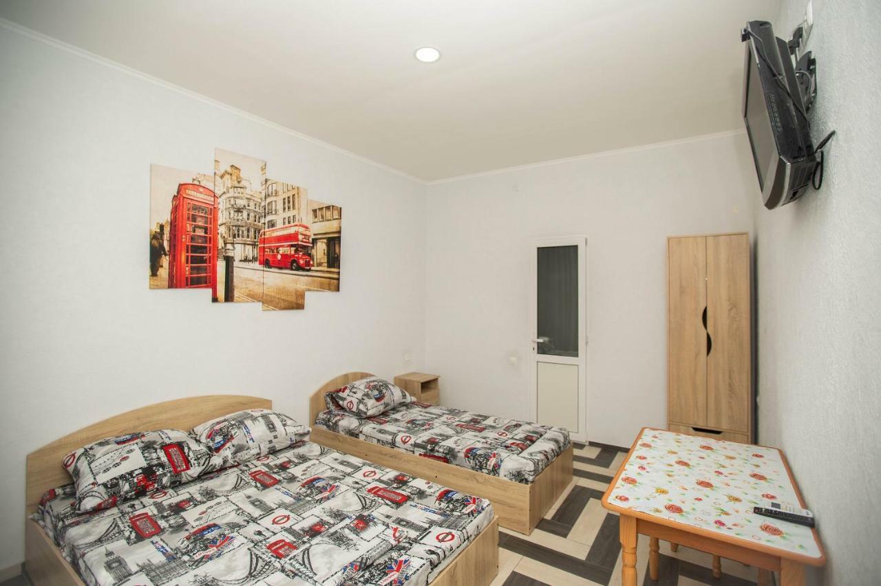 Amalia Hotel Zaliznyi Port Extérieur photo